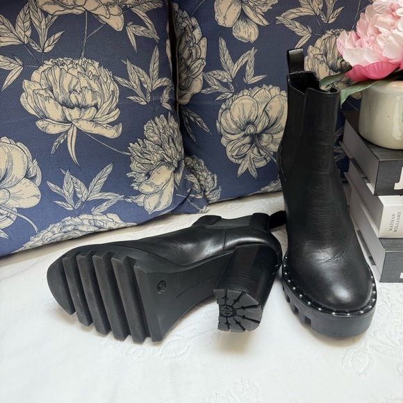 ANTONIO MELANI Black Ankle Boots with Elastic Panels - Picture 3 of 11